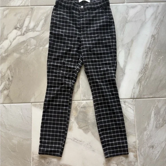 Hollister Black and White Checkered Ankle Pants - Picture 3 of 4